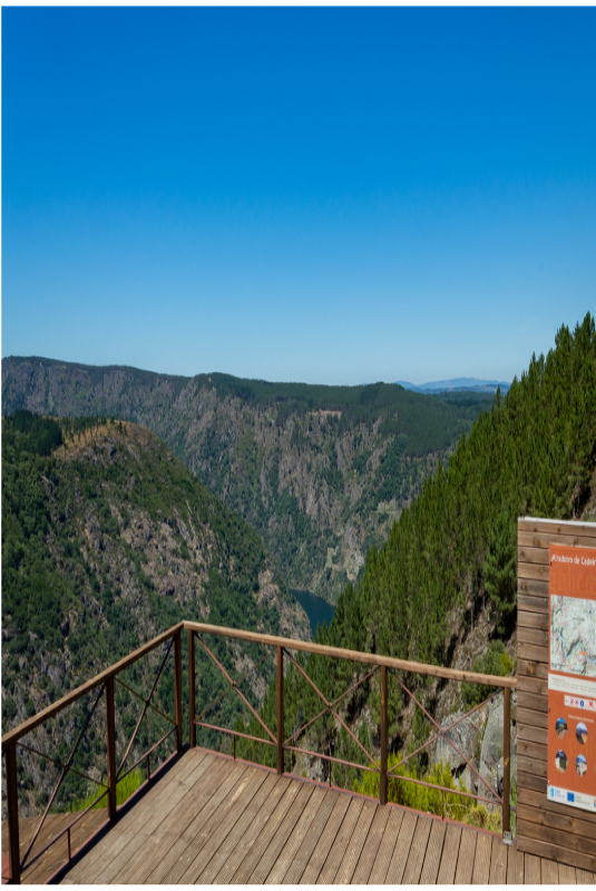 Paisaje desde el Mirador de Cadeiras junto al santuario.