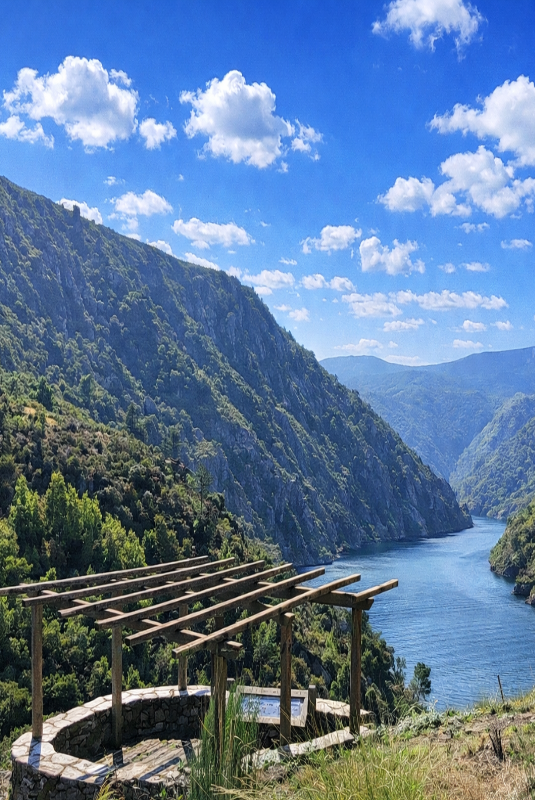 Vistas panorámicas desde el Mirador dos Chancís, Sober.