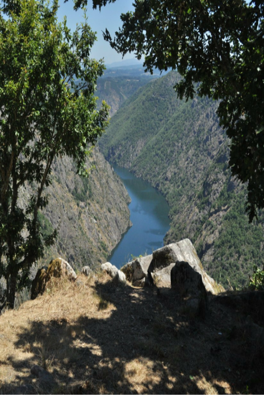 Impresionante meandro del río Sil desde el Mirador de Vilouxe.