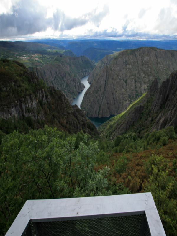 Pasarela de madera del Mirador de Cabezoás.