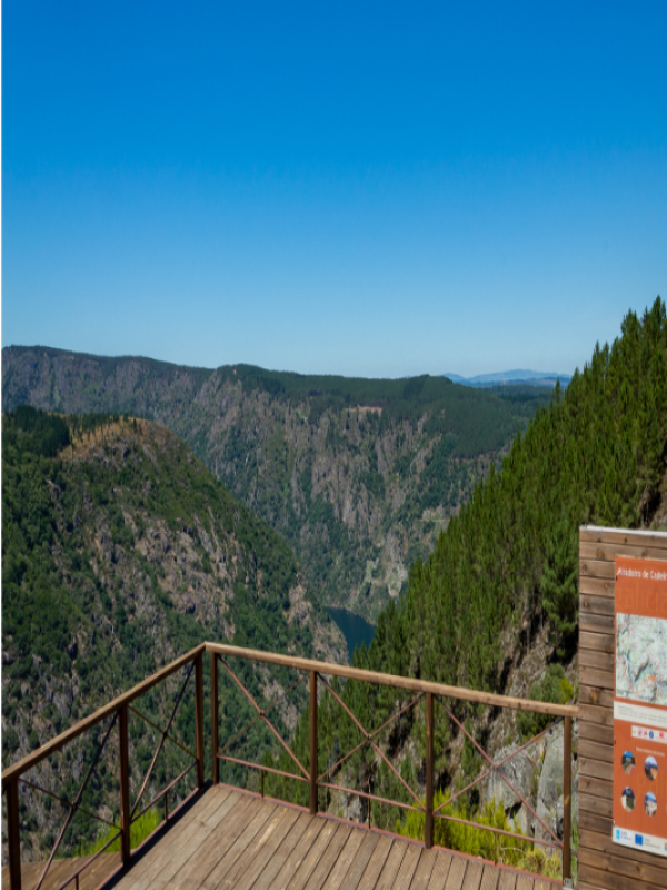 Paisaje desde el Mirador de Cadeiras junto al santuario.